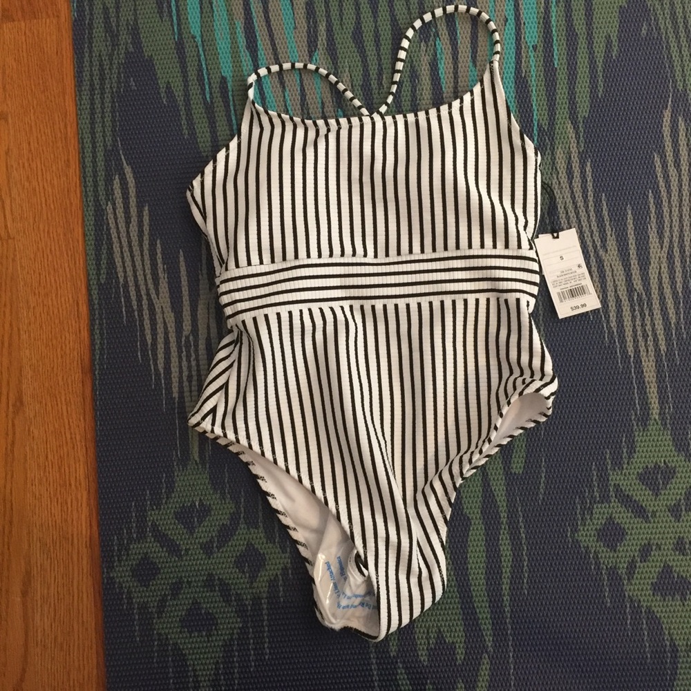 New with tags 👙 - Picture 6 of 6